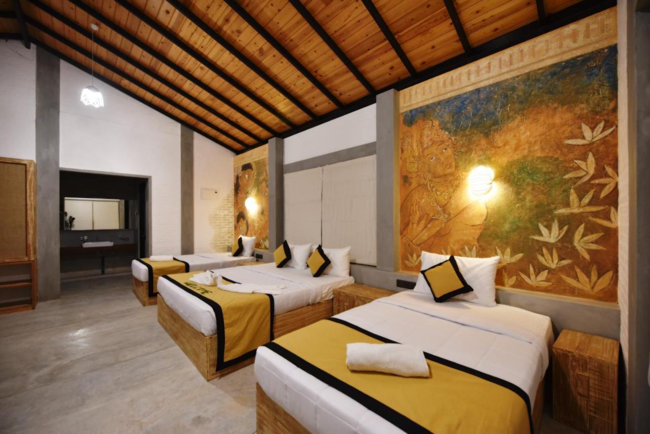 Hotel Ele Camp