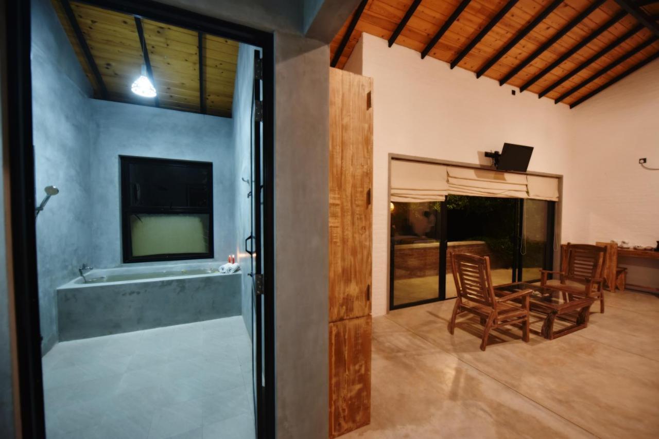 Ele Camp Hotel 2*